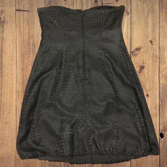 WHBM Dress Strapless Cocktail Dress 100% Silk Black Bubble Hem Dot Pattern sz 6 - Picture 5 of 9